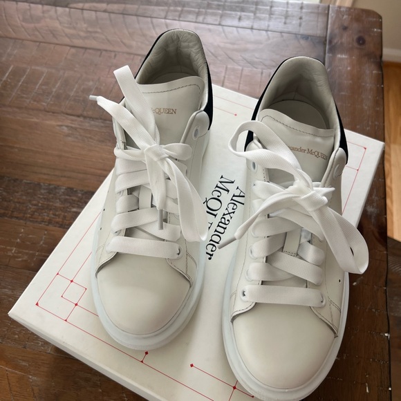 Alexander McQueen White and Black Sneakers - Picture 2 of 7